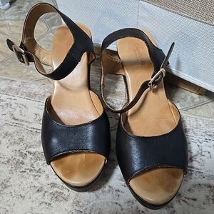 Garnet Hill Made In Italy Black Leather Wedge Sandal Size 9